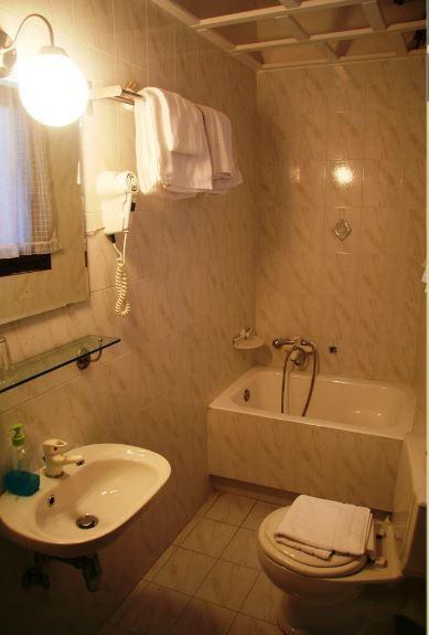 Villa C & C Delphi Room photo